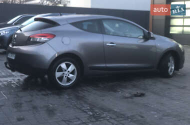 Купе Renault Megane 2010 в 