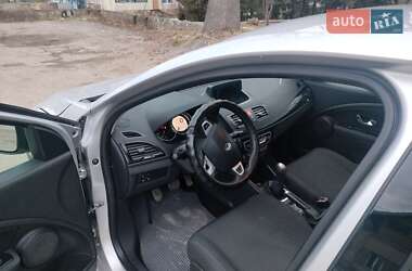 Хэтчбек Renault Megane 2012 в 