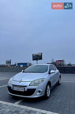Хэтчбек Renault Megane 2010 в 