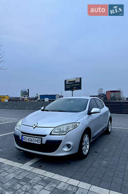 Хэтчбек Renault Megane 2010 в 