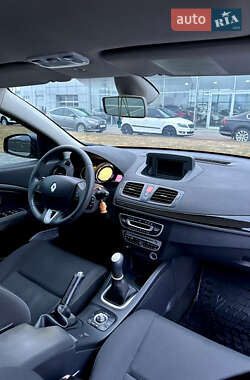 Хэтчбек Renault Megane 2010 в 