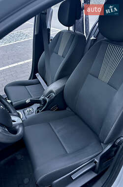 Хэтчбек Renault Megane 2010 в 