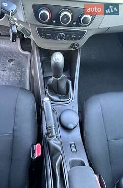 Хэтчбек Renault Megane 2012 в 