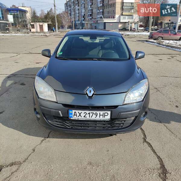 Хэтчбек Renault Megane 2009 в 