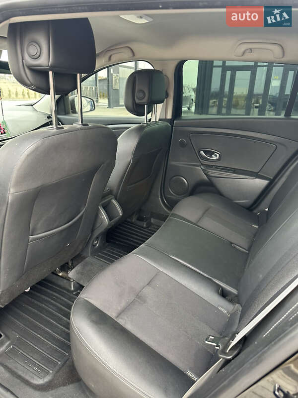 Универсал Renault Megane 2011 в Золочеве фото 23 Универсал Renault Megane 2011 в Золочеве