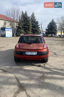 Хэтчбек Renault Megane 2004 в 