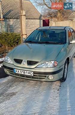 Седан Renault Megane 2002 в Дергачах