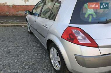 Хэтчбек Renault Megane 2005 в 
