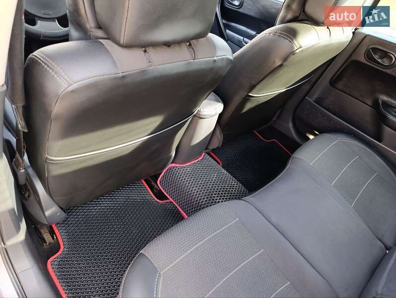 Седан Renault Megane 2005 в Кривому Розі