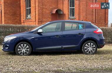 Хэтчбек Renault Megane 2010 в 