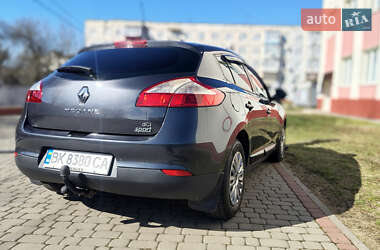 Хетчбек Renault Megane 2012 в 