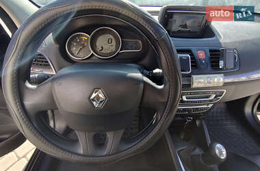 Хетчбек Renault Megane 2012 в 