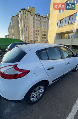 Хэтчбек Renault Megane 2011 в 