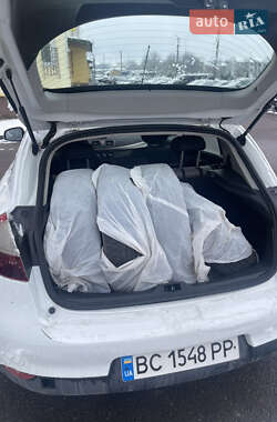 Хэтчбек Renault Megane 2011 в 