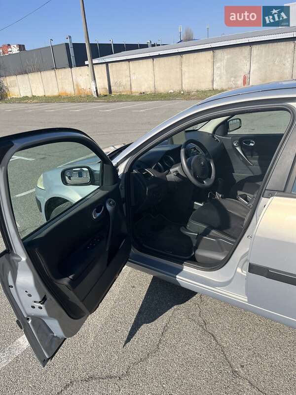 Седан Renault Megane 2005 в Києві