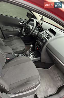 Хэтчбек Renault Megane 2006 в 