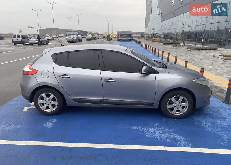 Хетчбек Renault Megane 2009 в 