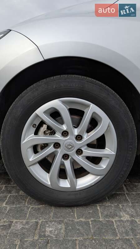 Универсал Renault Megane 2015 в Пирятине фото 53 Универсал Renault Megane 2015 в Пирятине