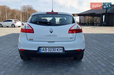 Хэтчбек Renault Megane 2012 в 