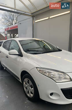 Хетчбек Renault Megane 2011 в 