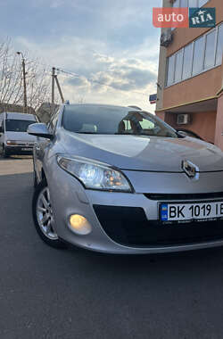 Универсал Renault Megane 2011 в 