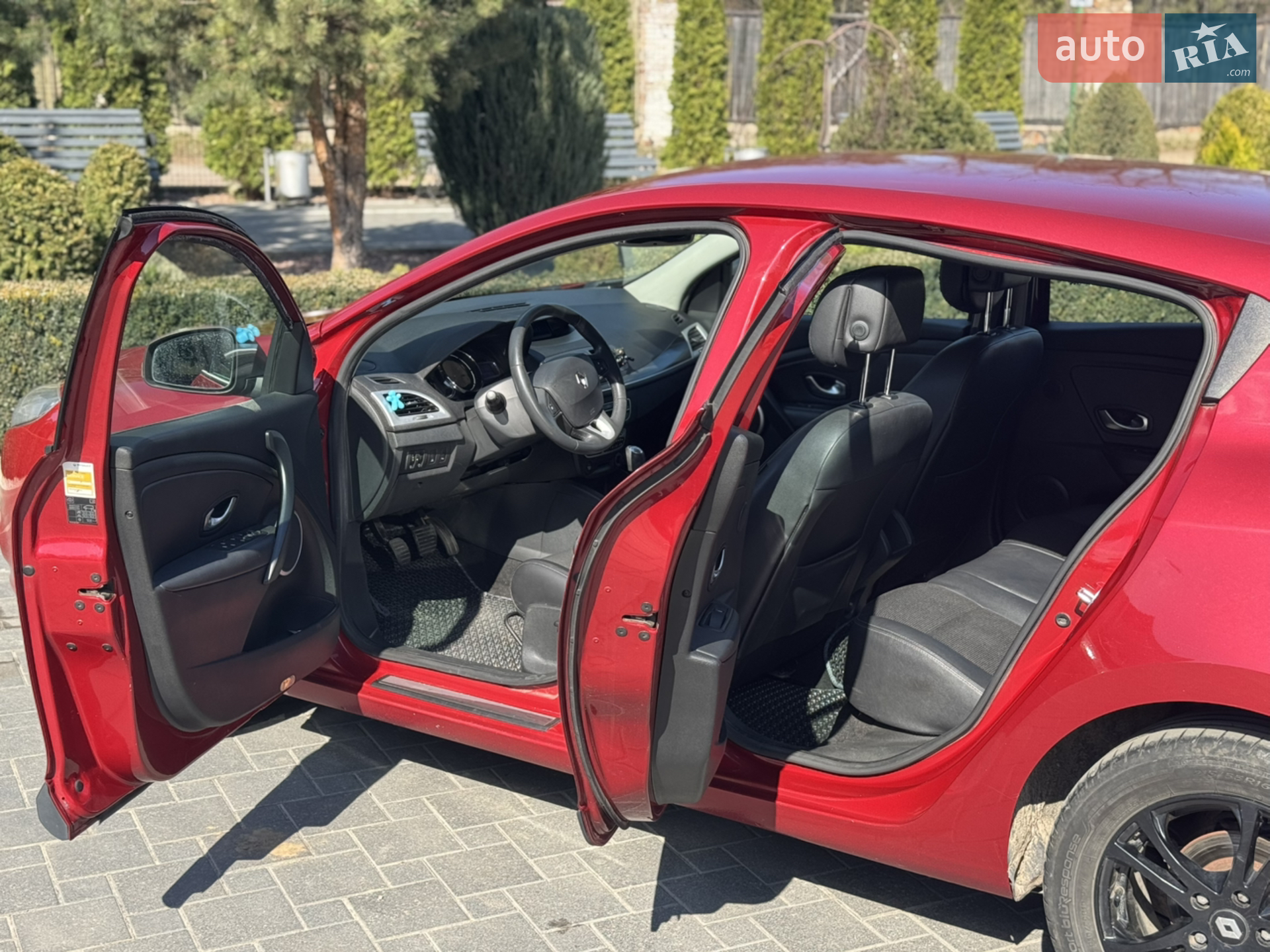 2010 Renault Megane - мініатюра 11