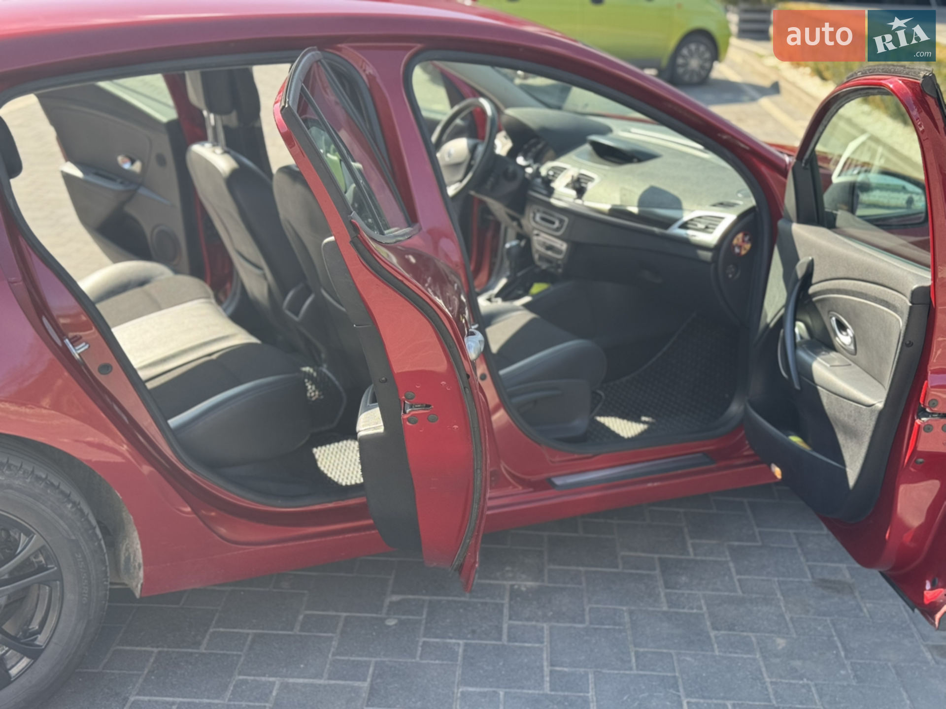2010 Renault Megane - мініатюра 12
