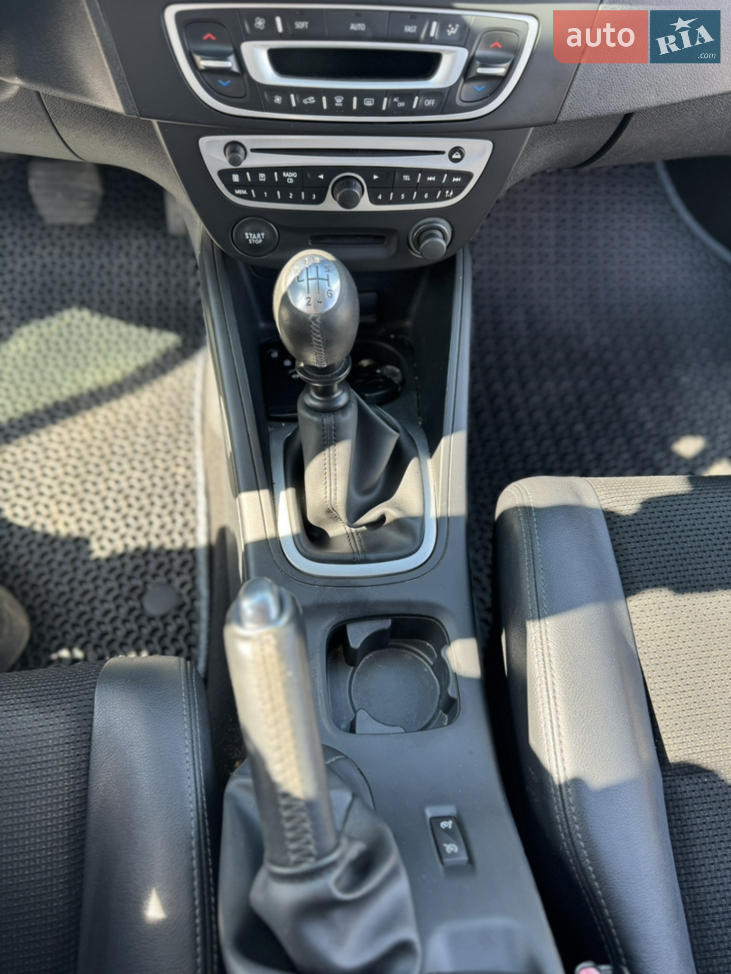 2010 Renault Megane - мініатюра 19