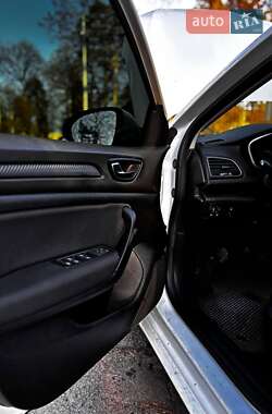 Седан Renault Megane 2018 в 