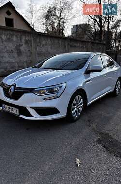 Седан Renault Megane 2018 в 