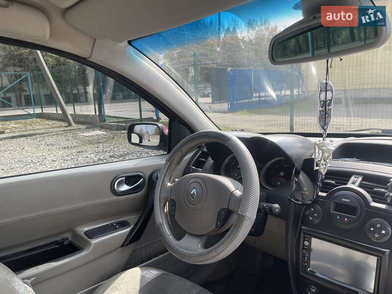 Хетчбек Renault Megane 2004 в Стрию