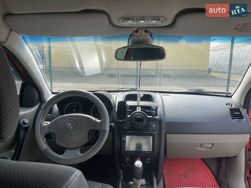 Хетчбек Renault Megane 2004 в Стрию