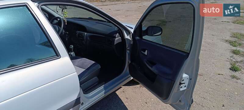 Седан Renault Megane 2003 в Нововолинську