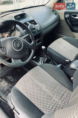 Хетчбек Renault Megane 2004 в 