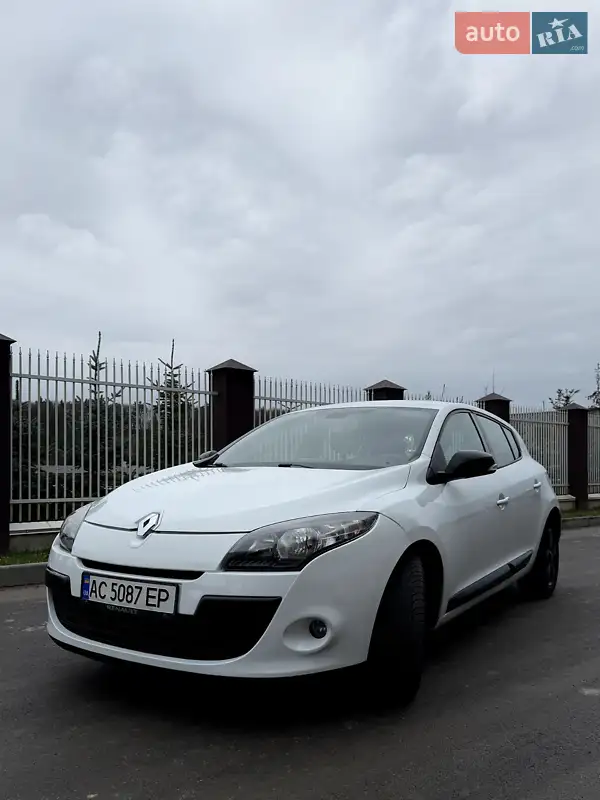 Хетчбек Renault Megane 2011 в 