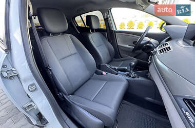 Хэтчбек Renault Megane 2011 в 