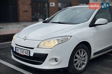 Хэтчбек Renault Megane 2010 в 