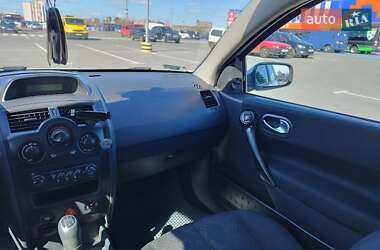 Хэтчбек Renault Megane 2006 в 