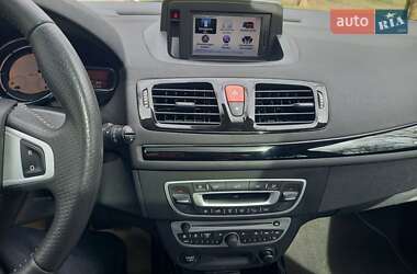 Хэтчбек Renault Megane 2011 в 