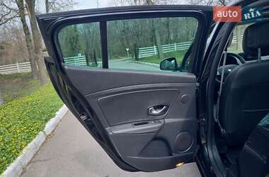 Хэтчбек Renault Megane 2011 в 