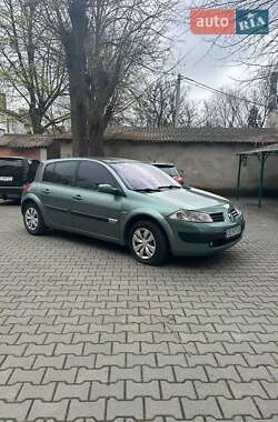 Хэтчбек Renault Megane 2003 в 