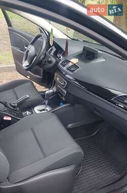 Хэтчбек Renault Megane 2011 в 