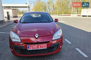 Хэтчбек Renault Megane 2010 в 