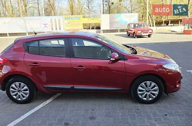 Хэтчбек Renault Megane 2010 в 