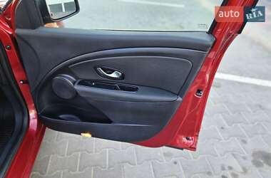 Хэтчбек Renault Megane 2010 в 