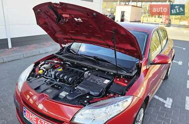 Хэтчбек Renault Megane 2010 в 
