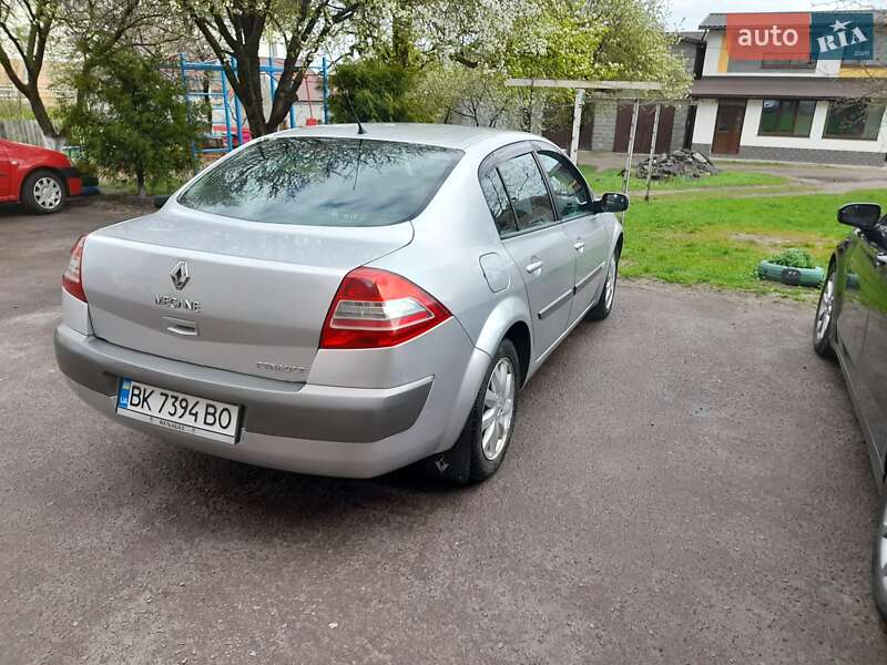 Седан Renault Megane 2006 в Остроге