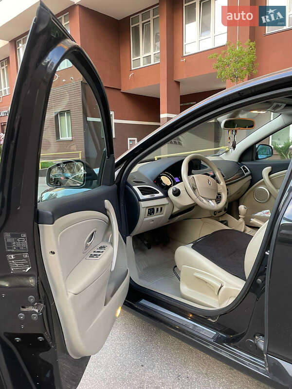 Хэтчбек Renault Megane 2010 в Киеве фото 15 Хэтчбек Renault Megane 2010 в Киеве