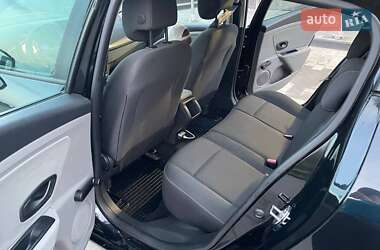 Хэтчбек Renault Megane 2012 в 