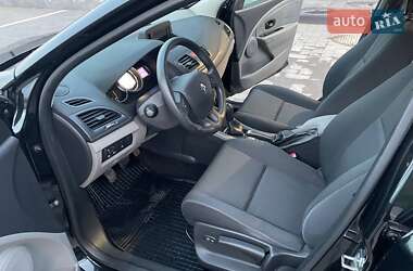 Хэтчбек Renault Megane 2012 в 